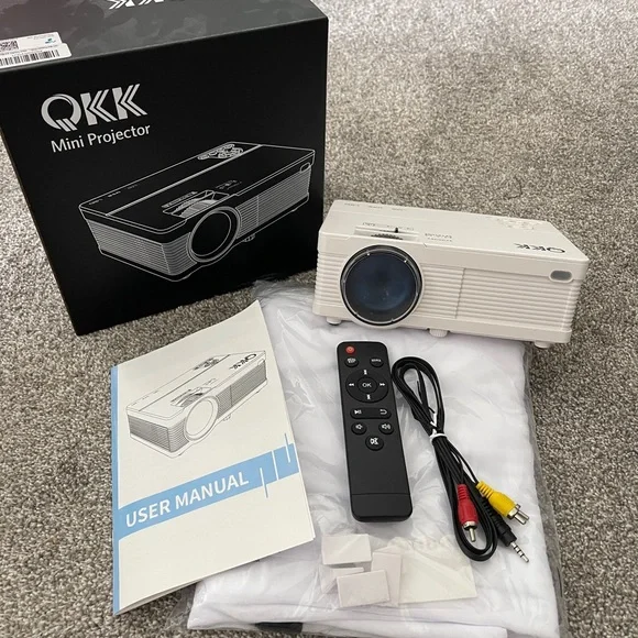 QKK Mini QK02 Projector - Picture 3 of 4
